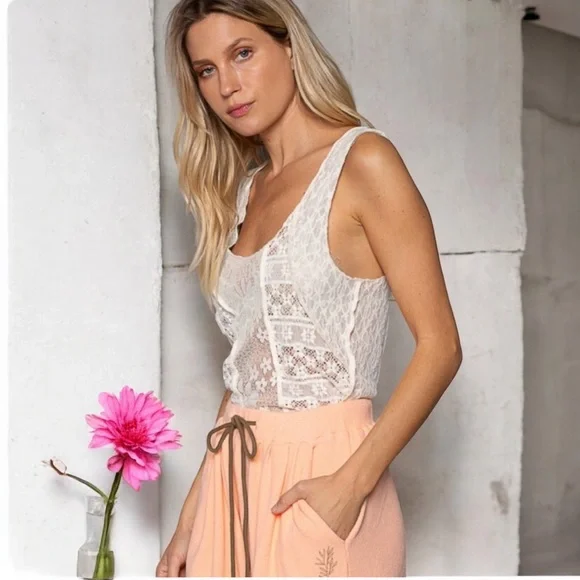 POL Cream Ivory Lace Camisole Tank Top - Picture 2 of 7